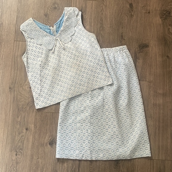 Vintage 1960s Light Blue & White Floral Lace Overlay Scalloped Tank Top & Skirt - Picture 16 of 16